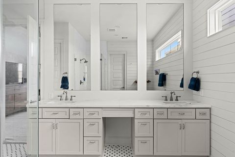 Tiny photo for 1106 W 12th Street, Houston, TX 77008 (MLS # 25084620)