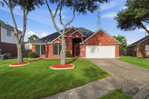 Photo of 510 Cedar Point Drive, League City, TX 77573 (MLS # 5457219)