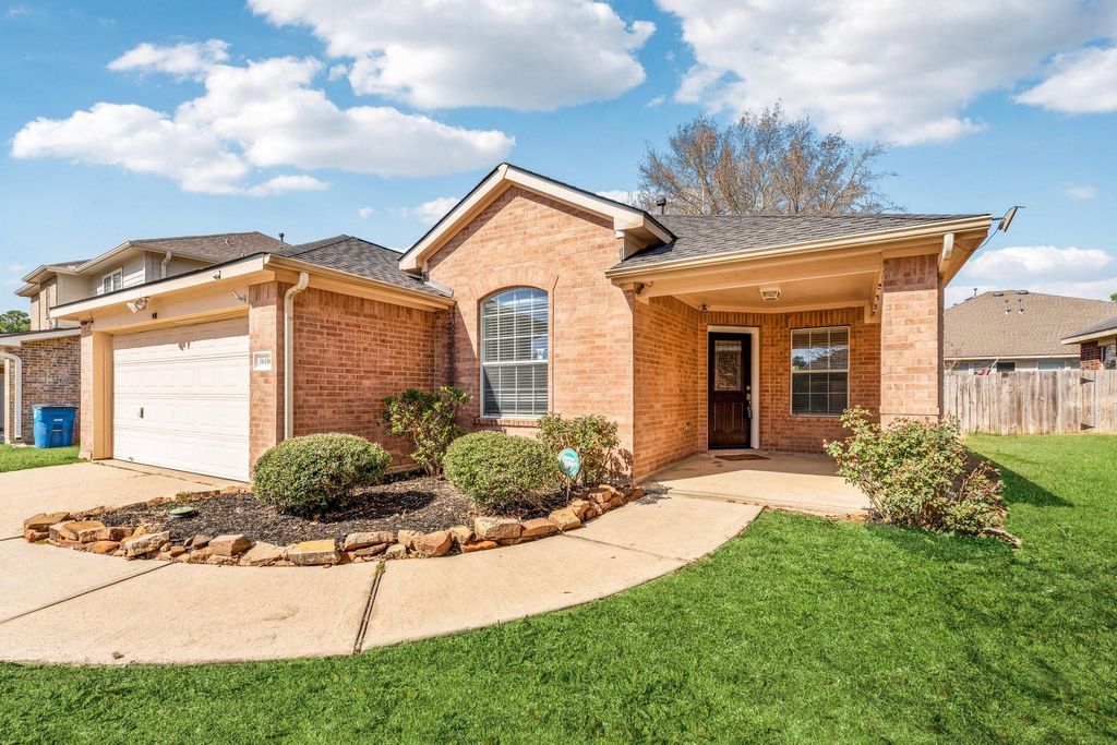 Photo of 30106 Saw Oaks Drive, Magnolia, TX 77355 (MLS # 53059246)