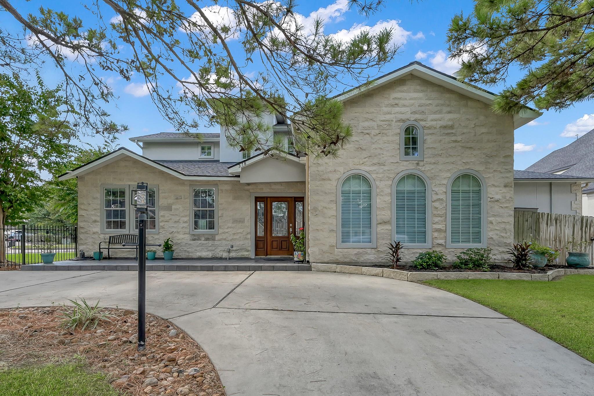 318 Wedgewood Drive