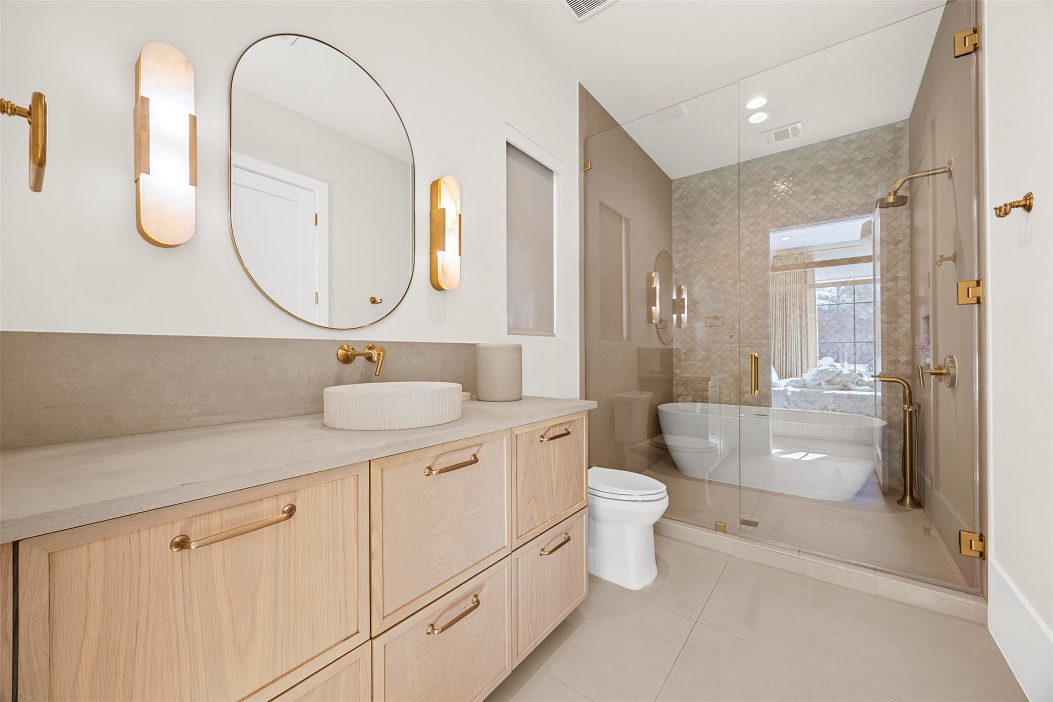 Montgomery, Texas, 77316, United States, 6 Bedrooms Bedrooms, ,7 BathroomsBathrooms,Residential,Active,2012208