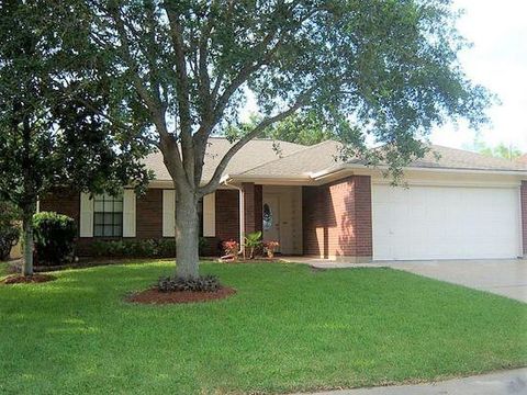 Photo of 509 Teal Drive, Dickinson, TX 77539 (MLS # 37702589)