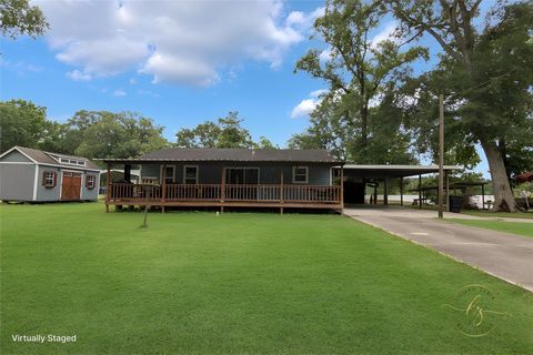 Photo of 134 Magnolia Point Drive, Houston, TX 77336 (MLS # 61113613)