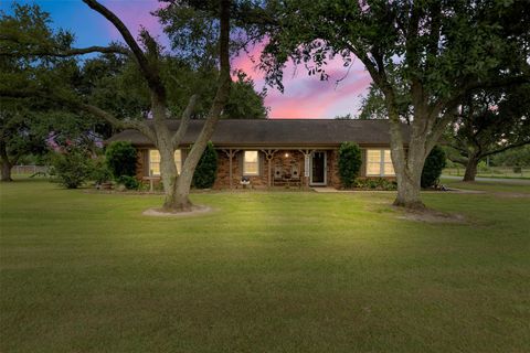 Photo of 3911 N Elm Road, Santa Fe, TX 77517 (MLS # 34251749)