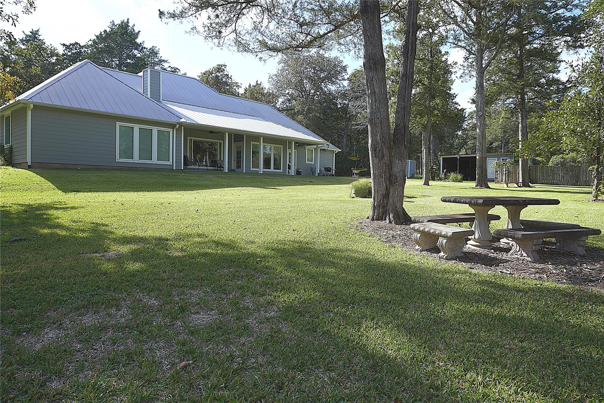 1060 Mentzwood Trail