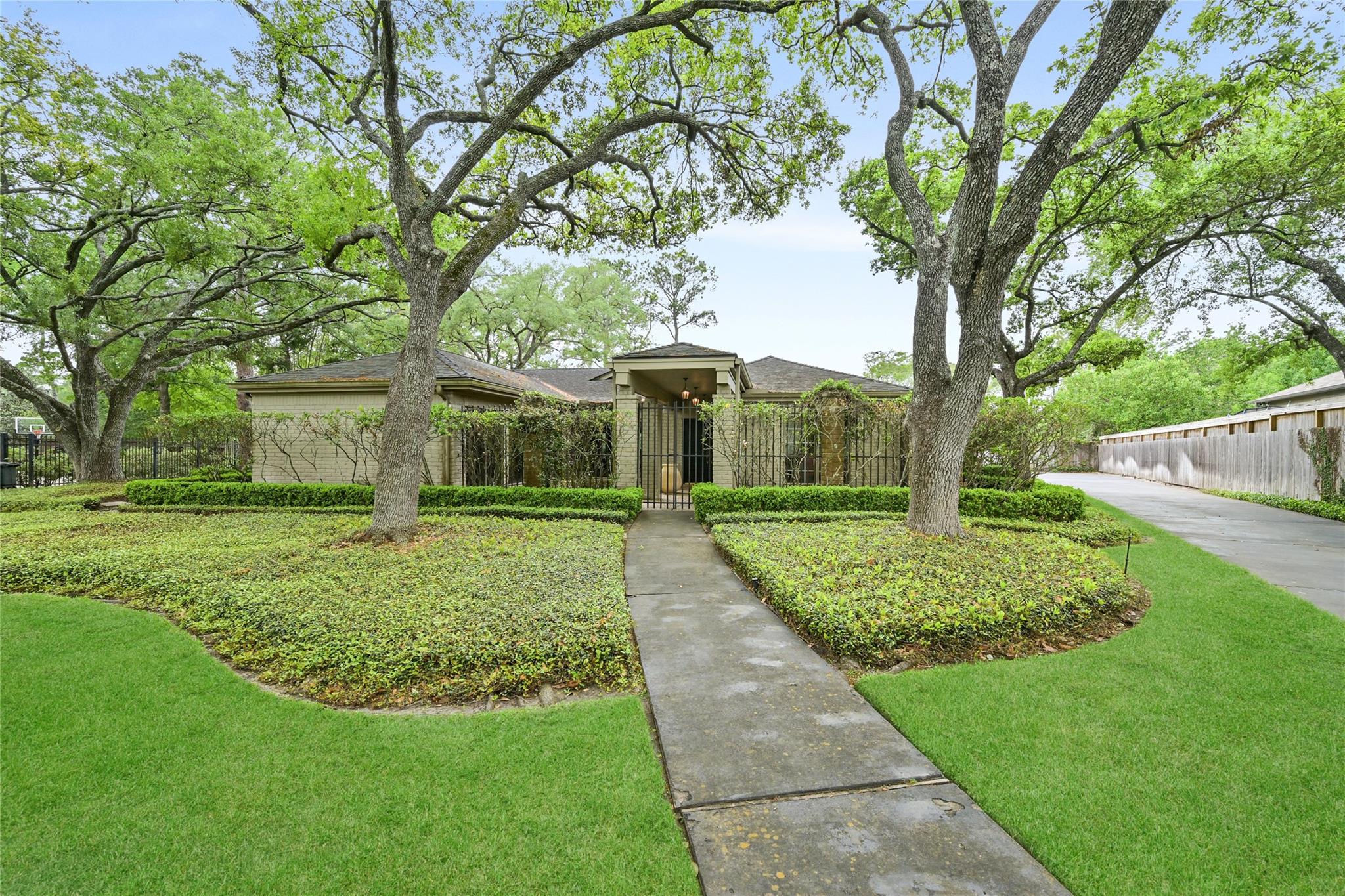 435 Flint Point Drive