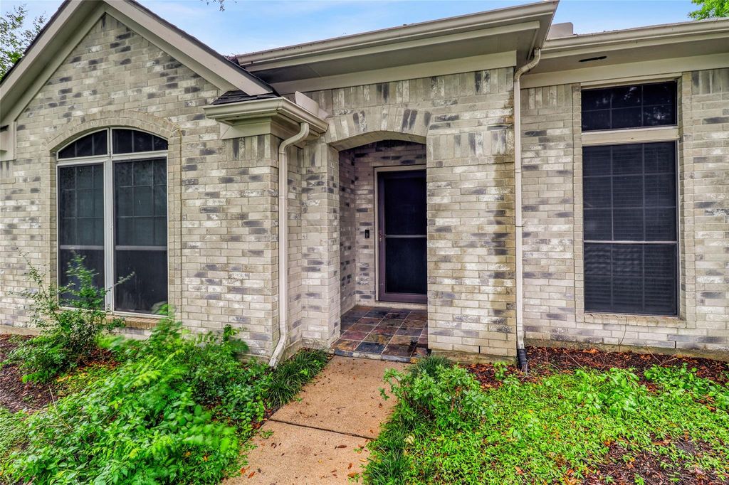 Photo of 7215 Pembrough Lane, Katy, TX 77494 (MLS # 80408574)