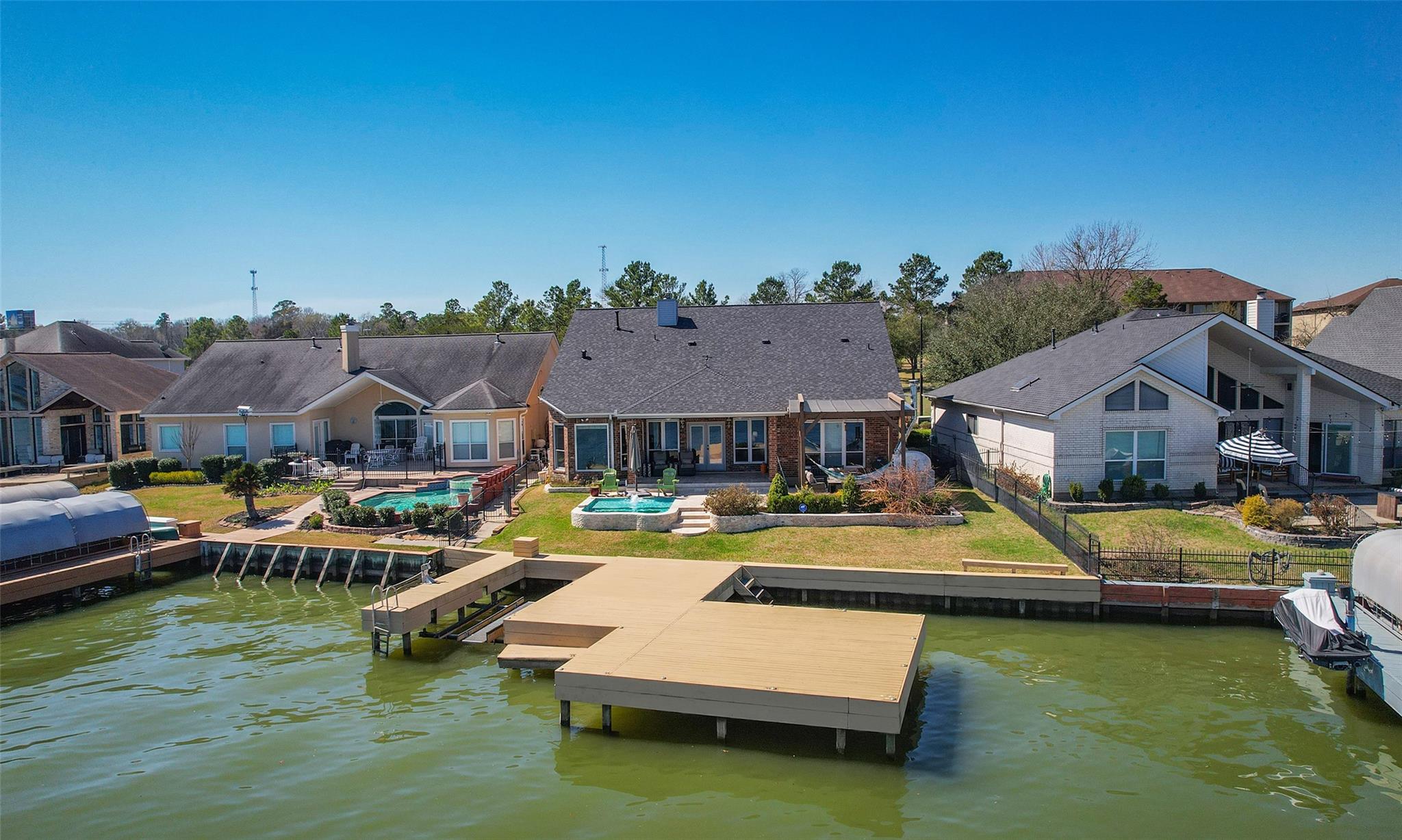 11 Villas Ways Drive