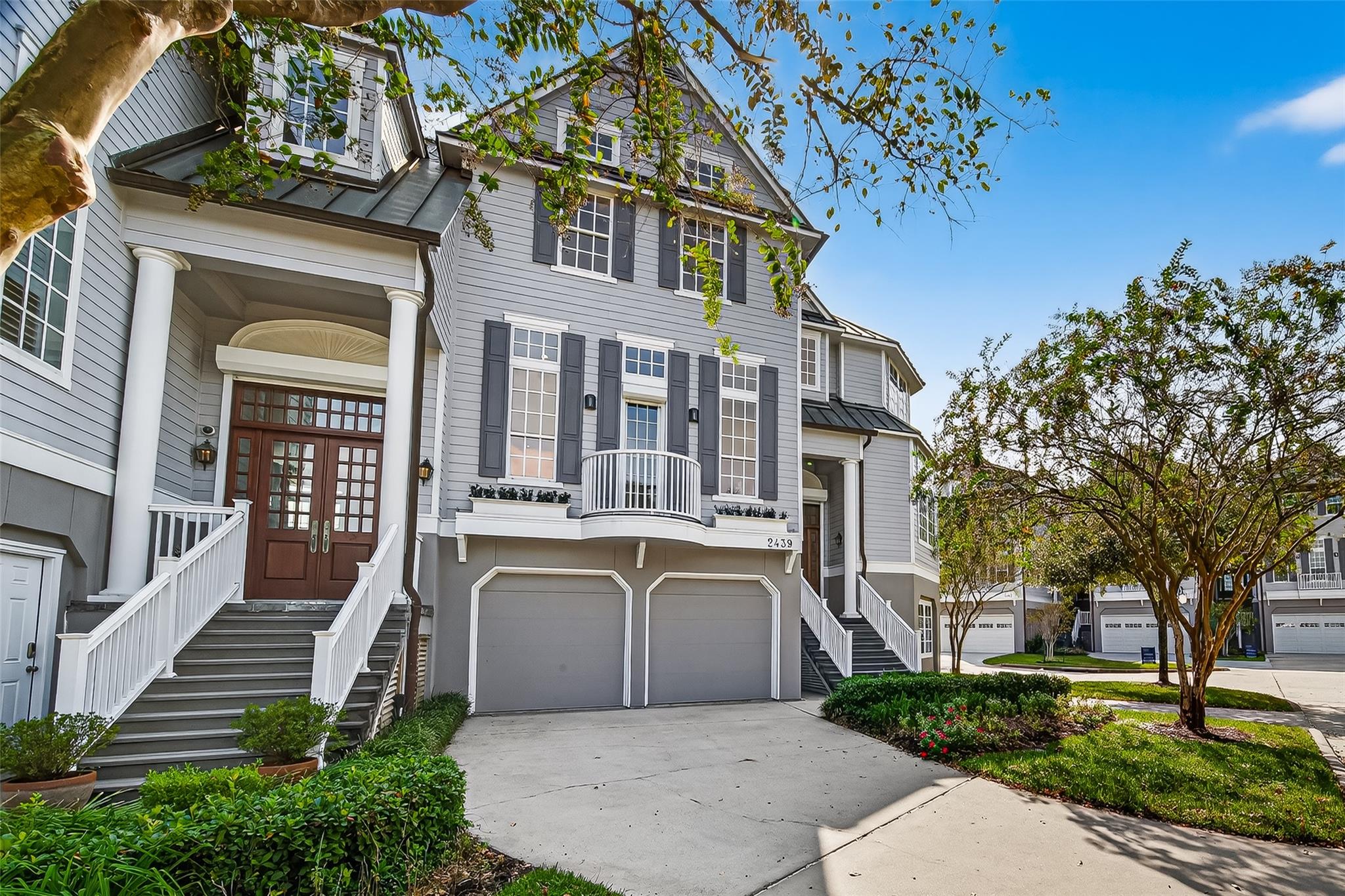 2439 Lakewood Pointe