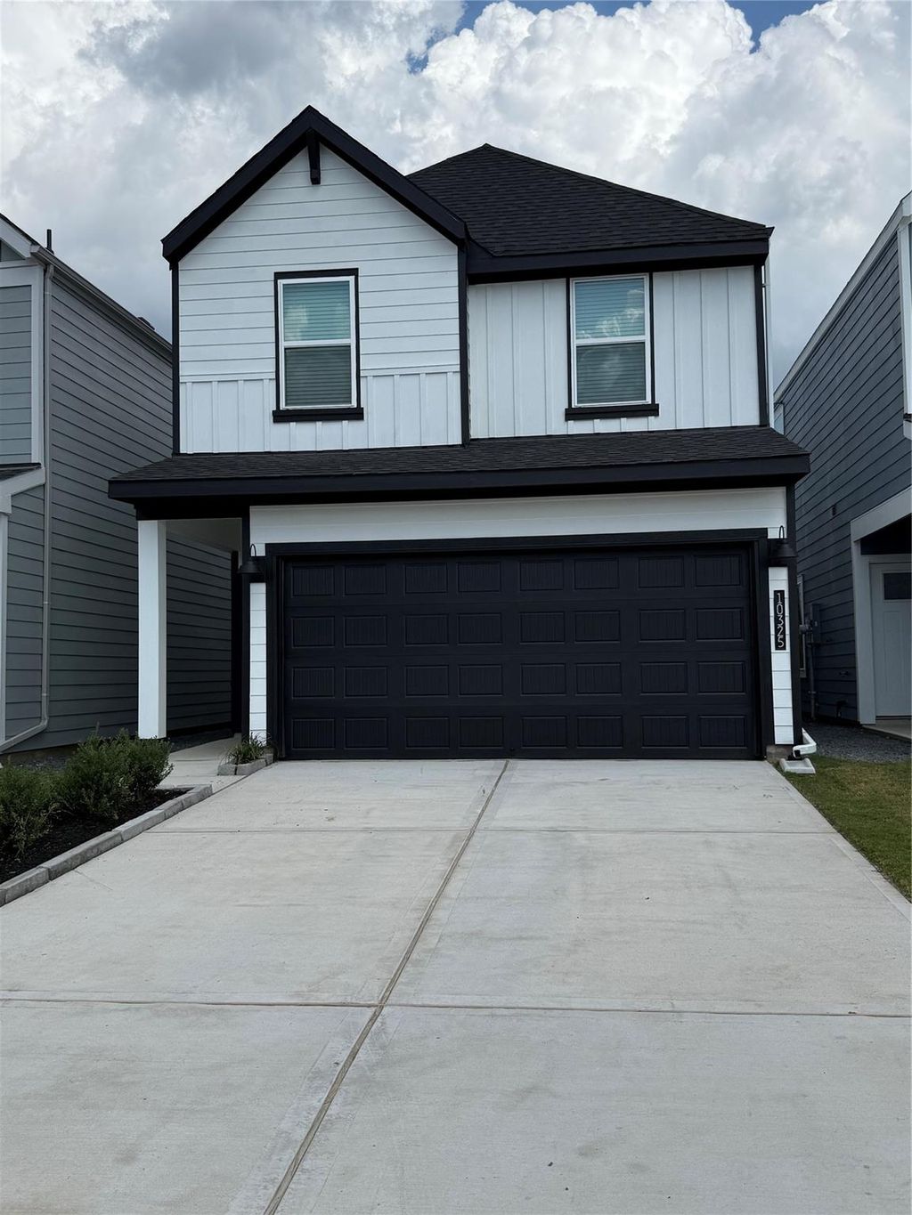 Photo of 10325 Sylvan Woods Trail, Houston, TX 77051 (MLS # 50702010)