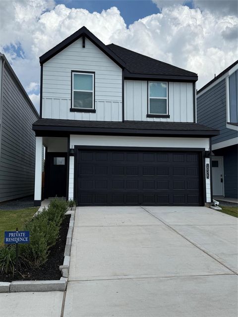 Photo of 10325 Sylvan Woods Trail, Houston, TX 77051 (MLS # 50702010)