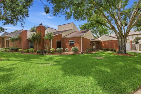 Photo of 1022 Trapper Hill Drive, Houston, TX 77077 (MLS # 82811327)