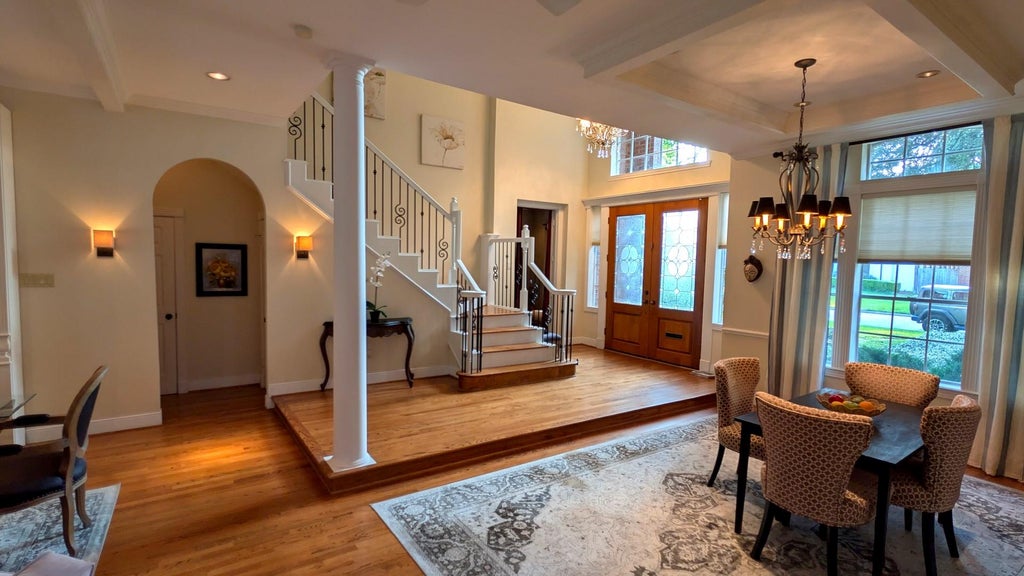 Photo of 109 Ferndale Street, Bellaire, TX 77401 (MLS # 17268104)