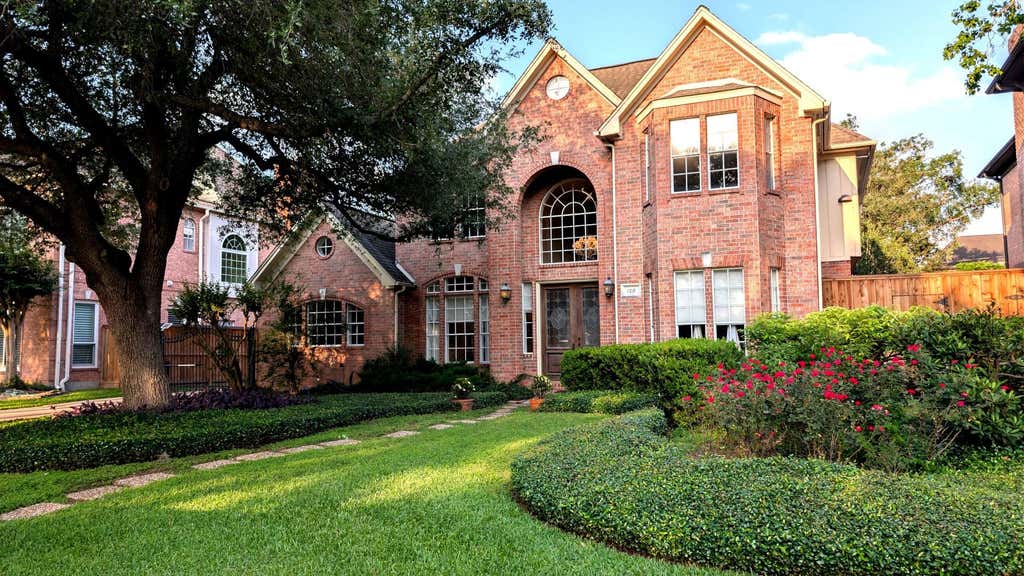 Photo of 109 Ferndale Street, Bellaire, TX 77401 (MLS # 17268104)