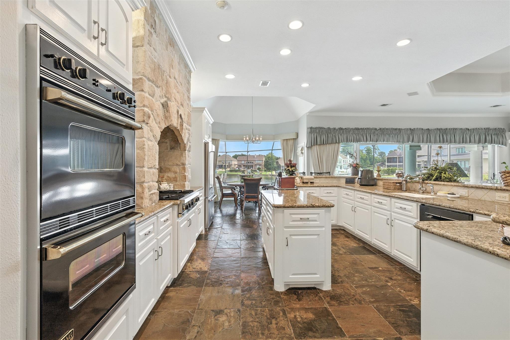 12336 White Oak Point