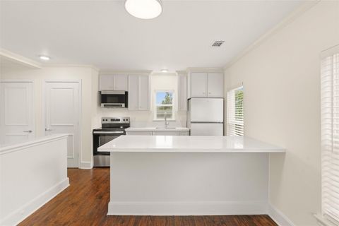 Photo of 612 W Alabama Street, Houston, TX 77006 (MLS # 37621479)
