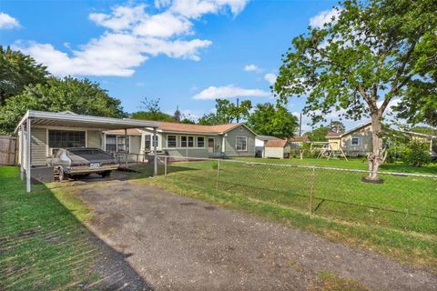Photo of 808 Morrell Street, Baytown, TX 77520 (MLS # 96720730)