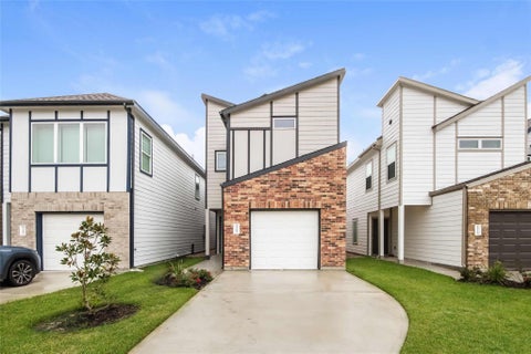 Photo of 15225 Estrella East, Houston, TX 77073 (MLS # 20218518)