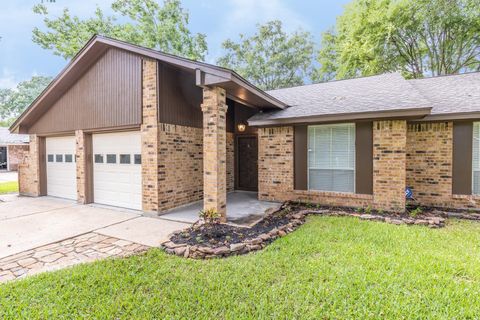 Photo of 2623 Longleaf Pines Drive, Houston, TX 77339 (MLS # 28206096)