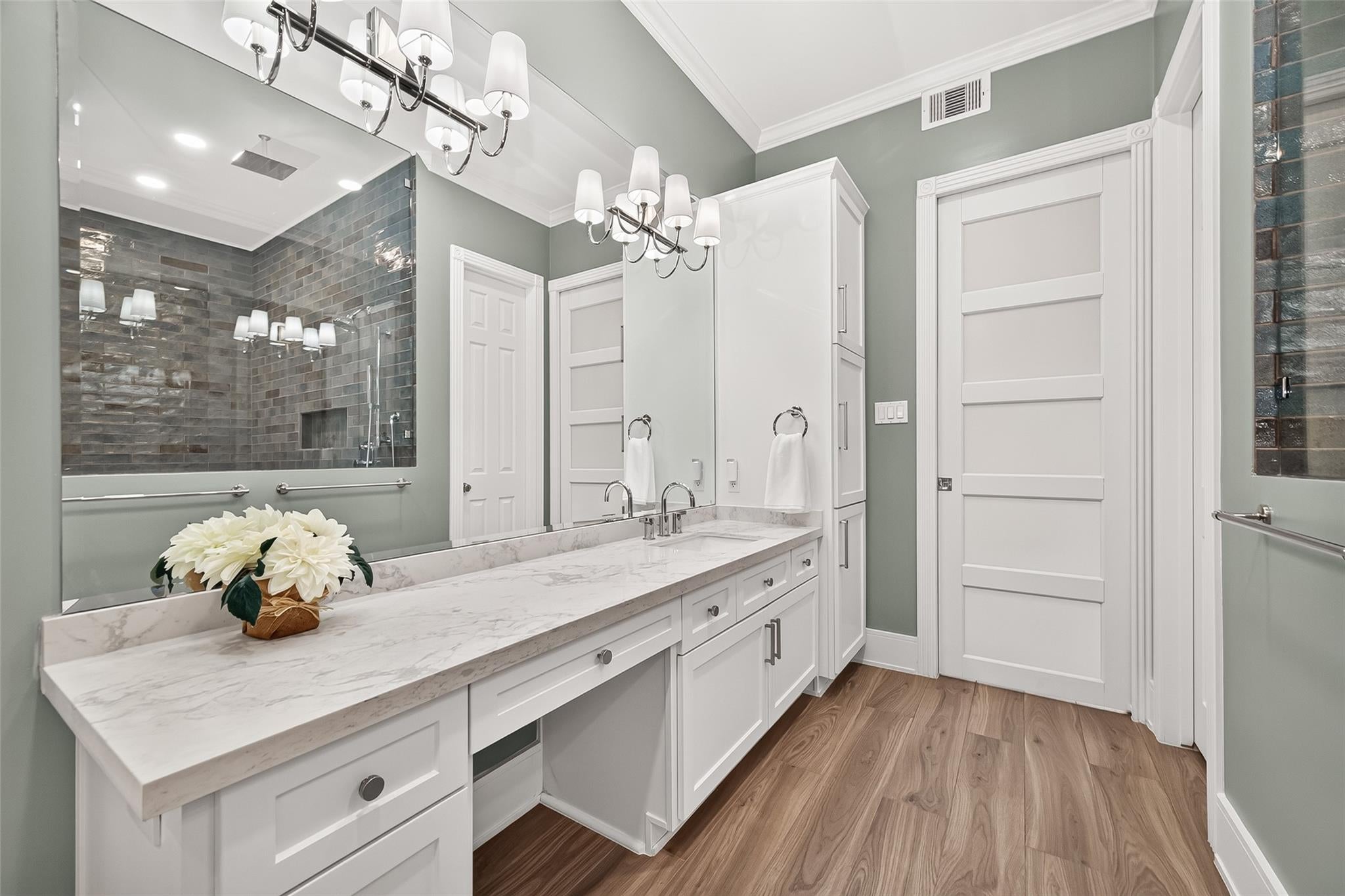 2926 Quincannon Ln, Houston, TX, 77043, USA, 4 Bedrooms Bedrooms, ,5 BathroomsBathrooms,Residential,Active,2926 Quincannon Ln,93796219