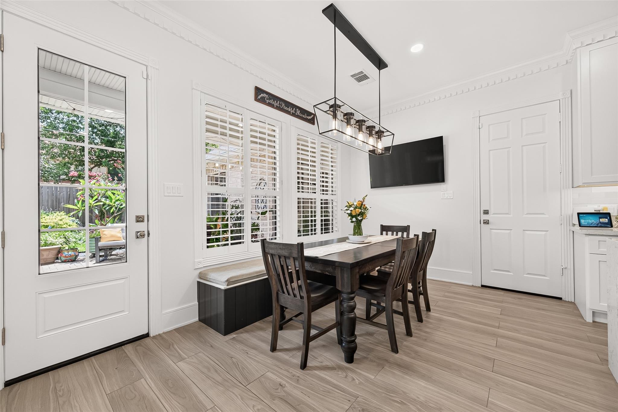 2926 Quincannon Ln, Houston, TX, 77043, USA, 4 Bedrooms Bedrooms, ,5 BathroomsBathrooms,Residential,Active,2926 Quincannon Ln,93796219