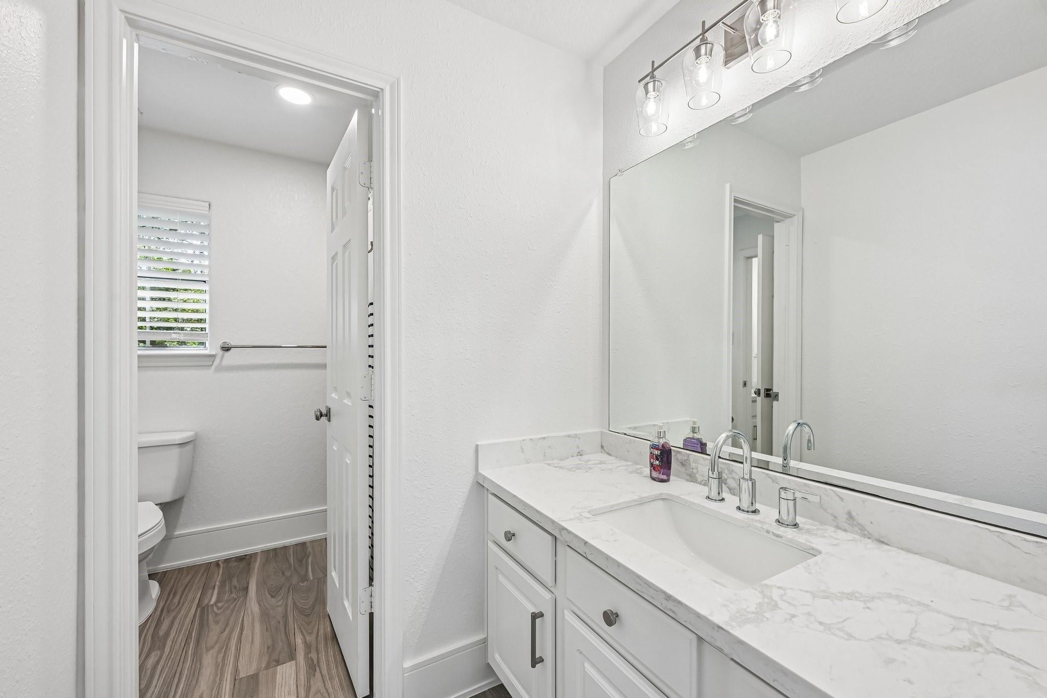 2926 Quincannon Ln, Houston, TX, 77043, USA, 4 Bedrooms Bedrooms, ,5 BathroomsBathrooms,Residential,Active,2926 Quincannon Ln,93796219
