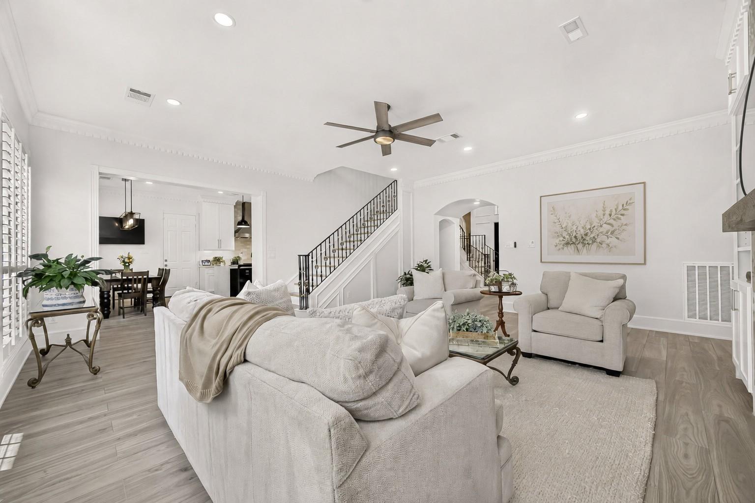 2926 Quincannon Ln, Houston, TX, 77043, USA, 4 Bedrooms Bedrooms, ,5 BathroomsBathrooms,Residential,Active,2926 Quincannon Ln,93796219