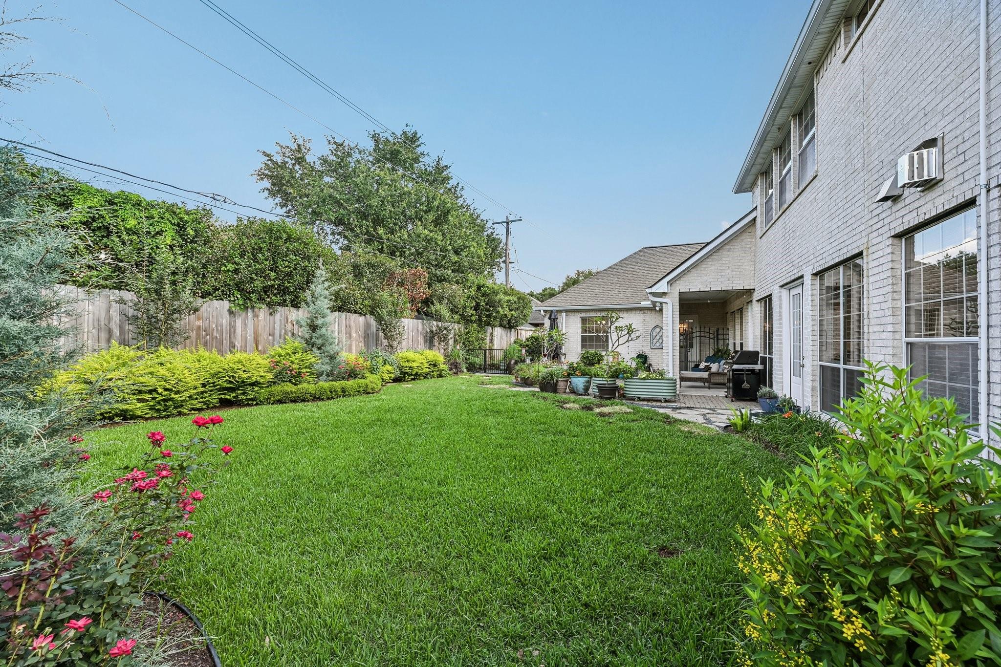 2926 Quincannon Ln, Houston, TX, 77043, USA, 4 Bedrooms Bedrooms, ,5 BathroomsBathrooms,Residential,Active,2926 Quincannon Ln,93796219