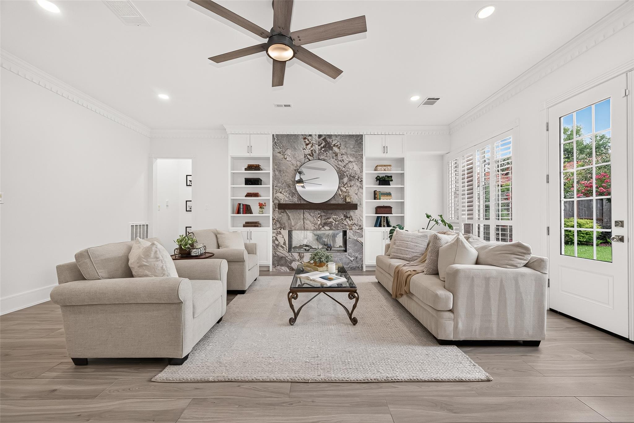 2926 Quincannon Ln, Houston, TX, 77043, USA, 4 Bedrooms Bedrooms, ,5 BathroomsBathrooms,Residential,Active,2926 Quincannon Ln,93796219