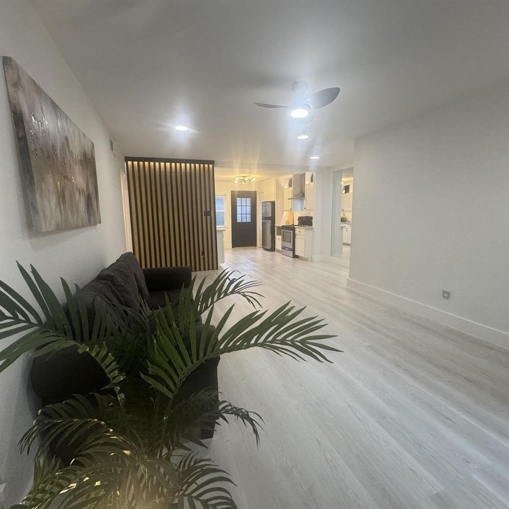 Photo of 11643 Chimney Rock Road #6, Houston, TX 77035 (MLS # 89565708)