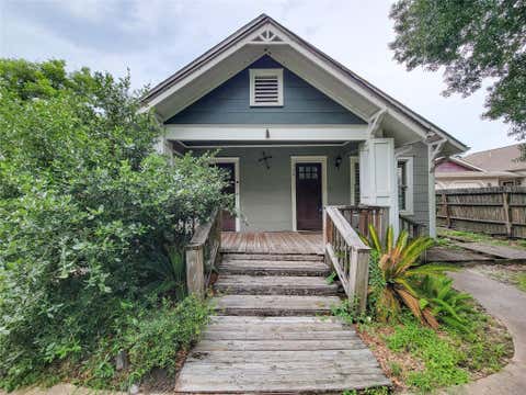 Photo of 508 W Lang ST, Alvin, TX 77511 (MLS # 8956351)