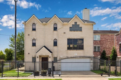 Photo of 5201 Cornish Street, Houston, TX 77007 (MLS # 97911972)