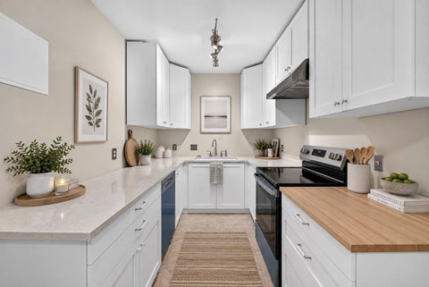 Photo of 2601 Bellefontaine Street #B110, Houston, TX 77025 (MLS # 13090723)