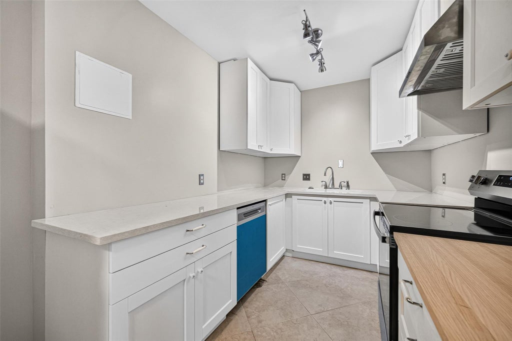 Photo of 2601 Bellefontaine Street #B110, Houston, TX 77025 (MLS # 13090723)