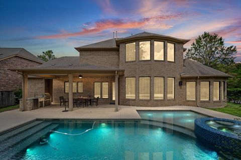 Photo of 241 W Tupelo Green Circle, Spring, TX 77389 (MLS # 34593533)