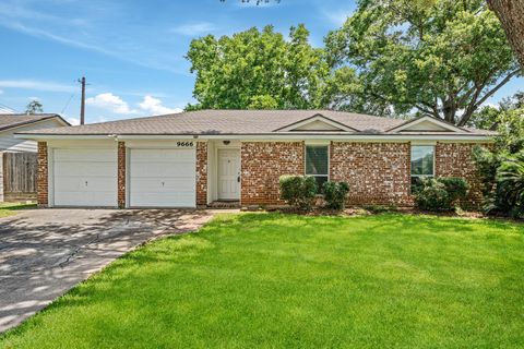 Photo of 9666 Windswept Lane, Houston, TX 77063 (MLS # 80012901)