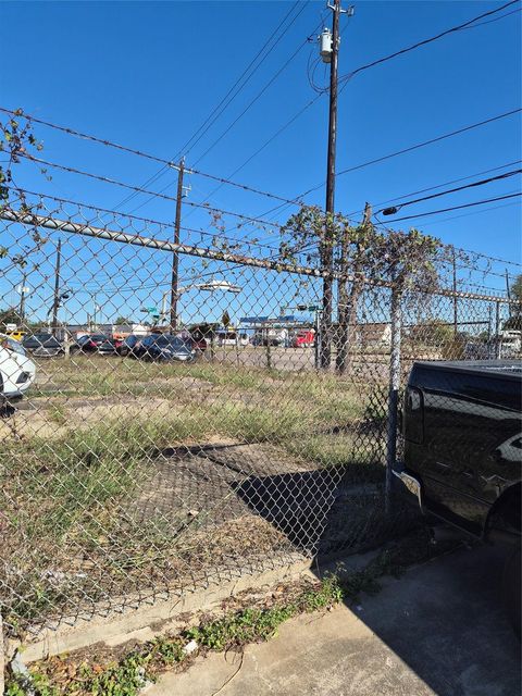 Vacant Land For Sale - 1602 Ahrens Street<br/> Harris County, Houston, TX 77017