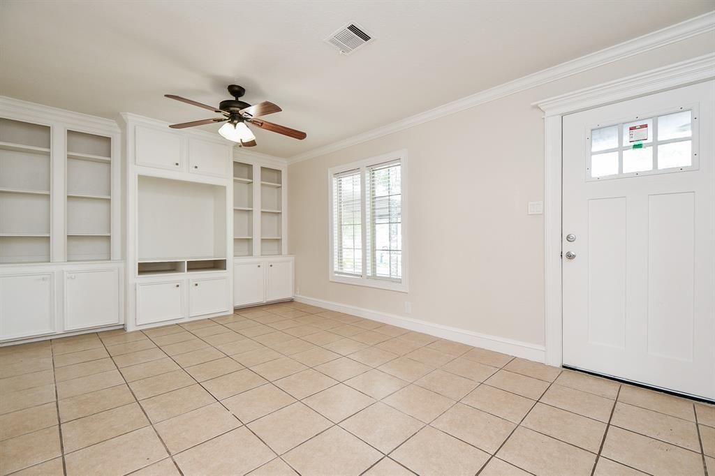 Photo of 44 Farrell Street, Houston, TX 77022 (MLS # 63676788)