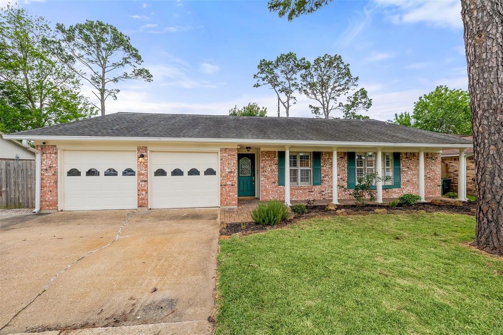 Photo of 10014 Sweet Gum Lane, Baytown, TX 77521 (MLS # 87124517)