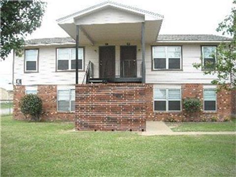 Photo of 835 Us Highway 84 W, Teague, TX 75860 (MLS # 66692707)
