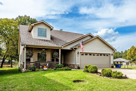 14 Wildwood Lake Dr Huntsville TX 77340