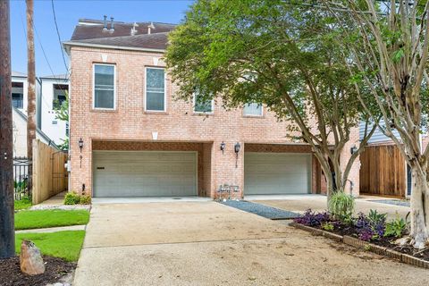 Photo of 911 Birdsall Street, Houston, TX 77007 (MLS # 7768373)