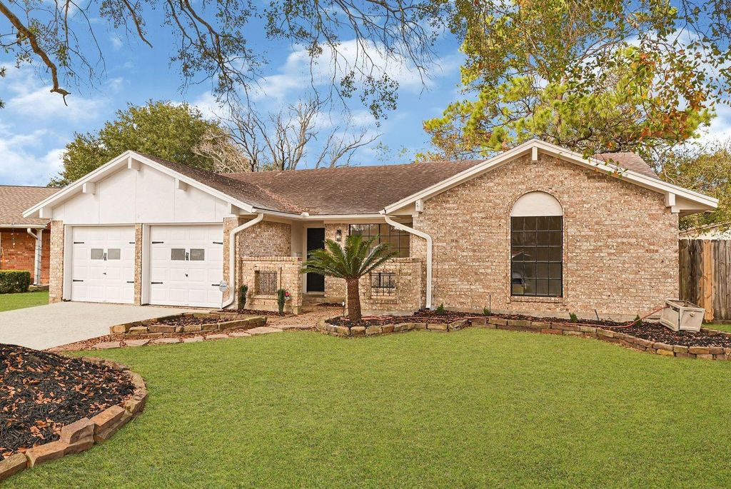 Photo of 5007 Colmesneil Drive, Pearland, TX 77584 (MLS # 94564137)