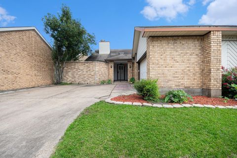 Photo of 1723 Plumbwood Way, Houston, TX 77058 (MLS # 17926586)