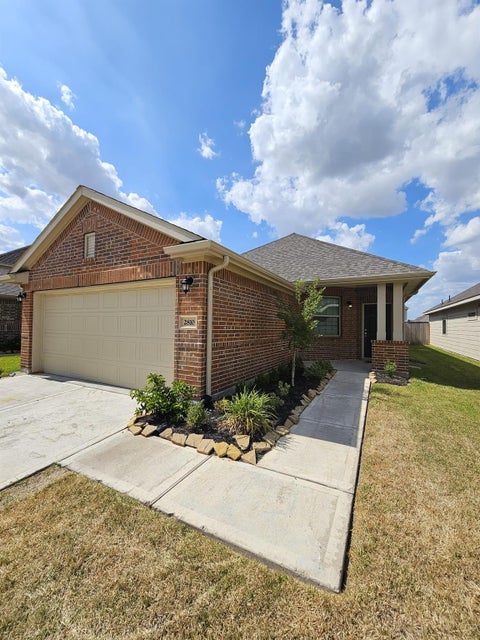 Photo of 2810 Meandering Elm Trail, Houston, TX 77045 (MLS # 34915835)