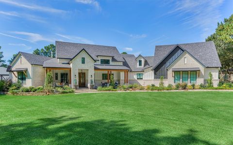 Photo of 1010 Towering Oaks Street, Magnolia, TX 77355 (MLS # 88354111)