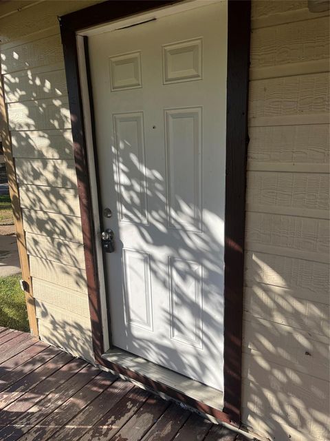 Photo of 111 7th Street #2, Rosenberg, TX 77471 (MLS # 42759767) Photo of 111 7th Street #2, Rosenberg, TX 77471 (MLS # 42759767)