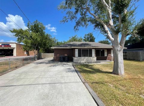 Photo of 605 Tovrea Road, Alvin, TX 77511 (MLS # 54962008) Photo of 605 Tovrea Road, Alvin, TX 77511 (MLS # 54962008)