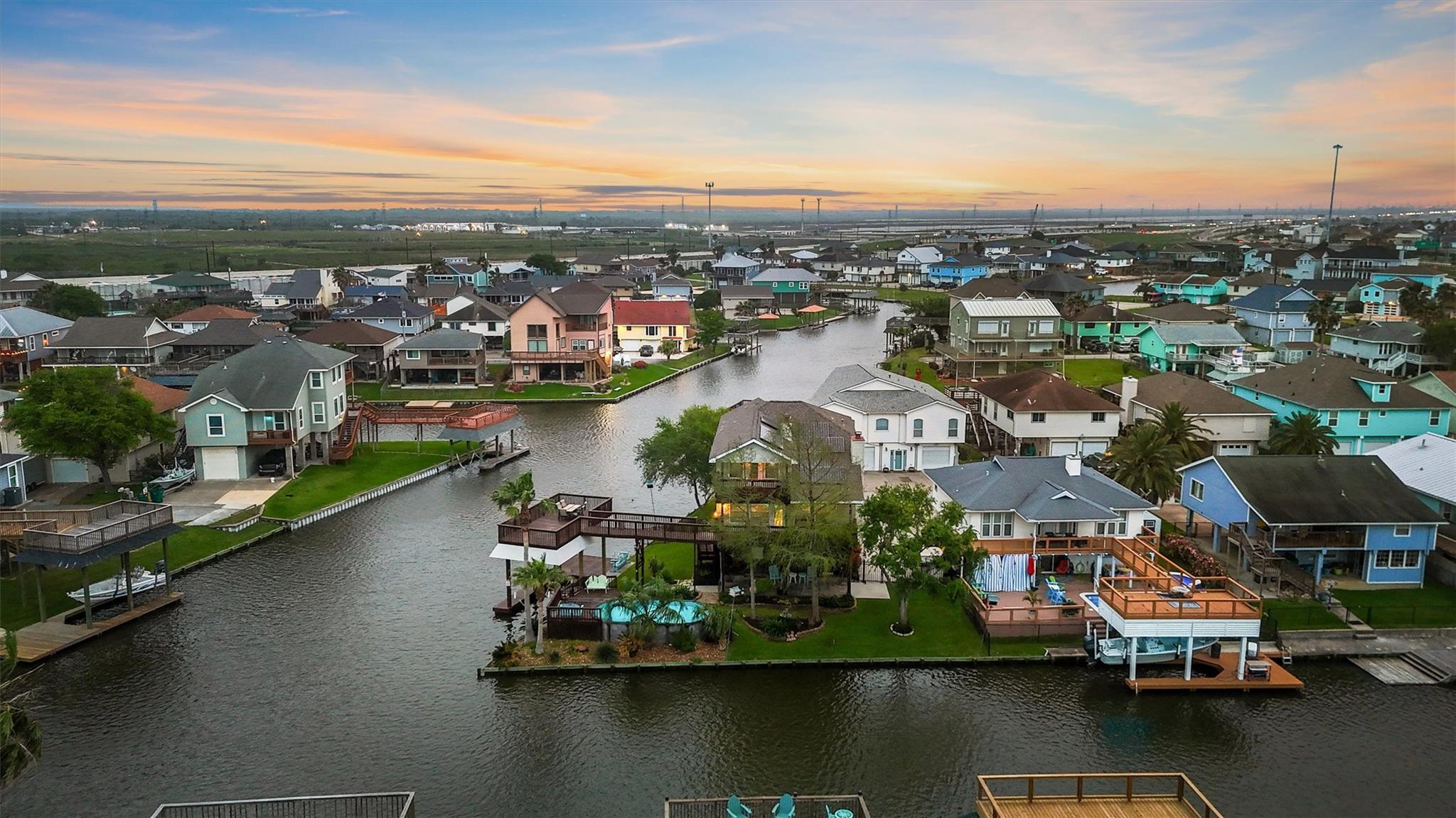 9 S Sandpiper Street