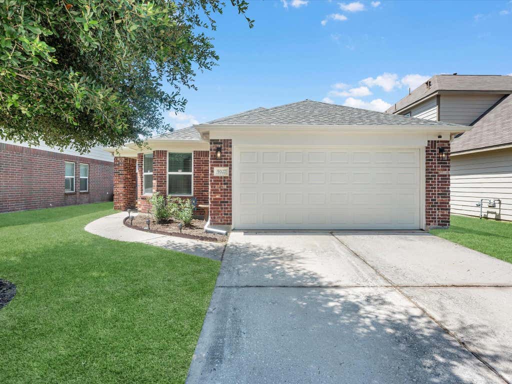 Photo of 5027 Dappled Grove Trail, Humble, TX 77346 (MLS # 4628916)